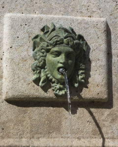 Squirting Face Water Feature