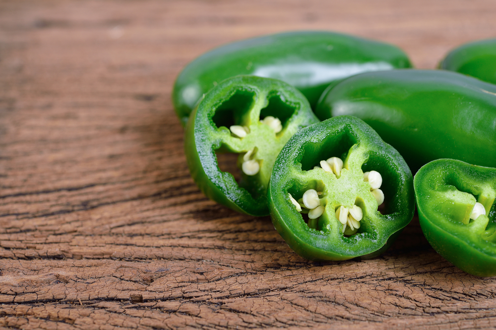 8 Health Benefits of Jalapeños & Other Peppers + Side Effects