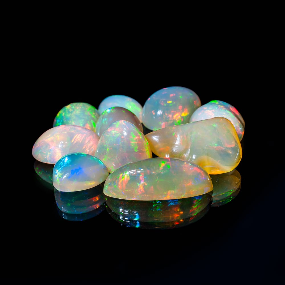Composition of precious opal jewels